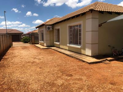 House For Sale in Rosslyn, Akasia