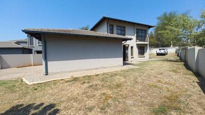 House For Sale in Amandasig, Akasia