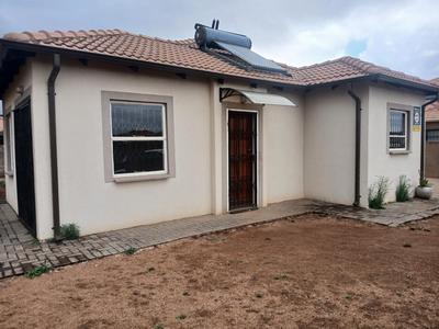 House For Rent in Klerksoord, Akasia